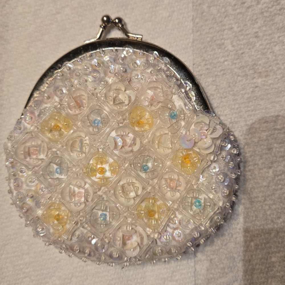 Vintage Beaded Change Purse Excellent Condition